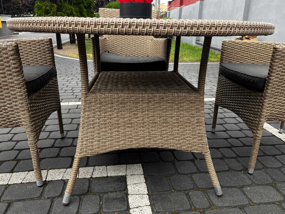 Meble ogrodowe stół i 4 fotele.