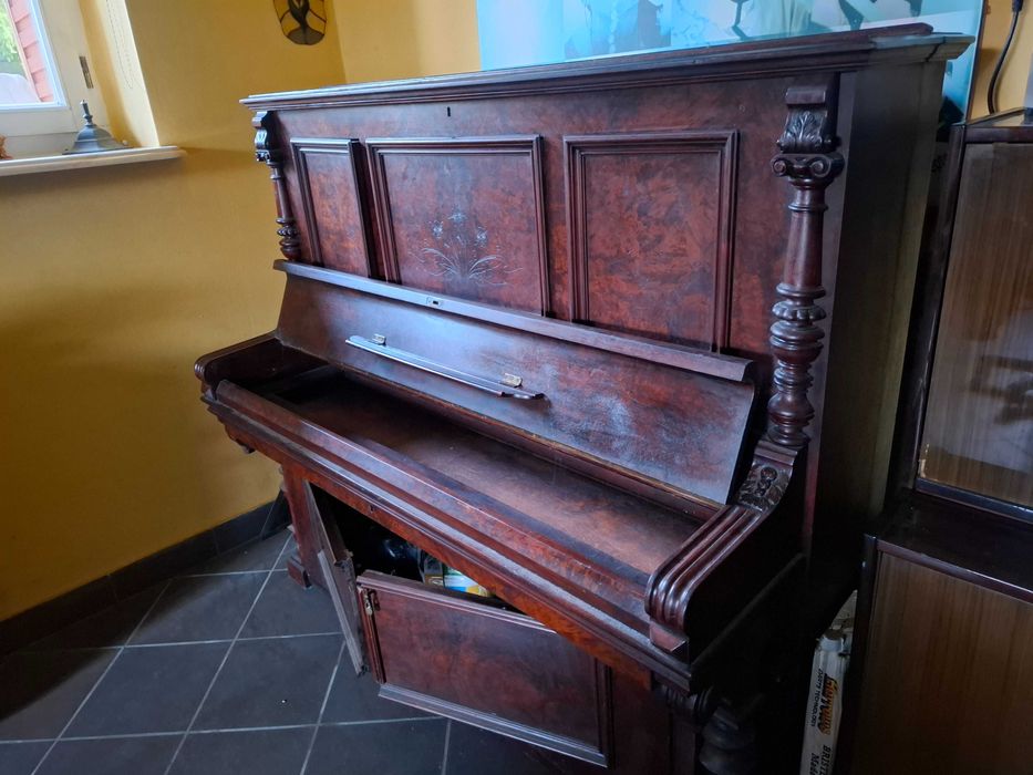 Barek - pianino zabytkowe przedwojenne