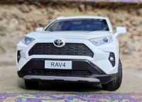 Тойота RAV4 масштаб 1:24 машина