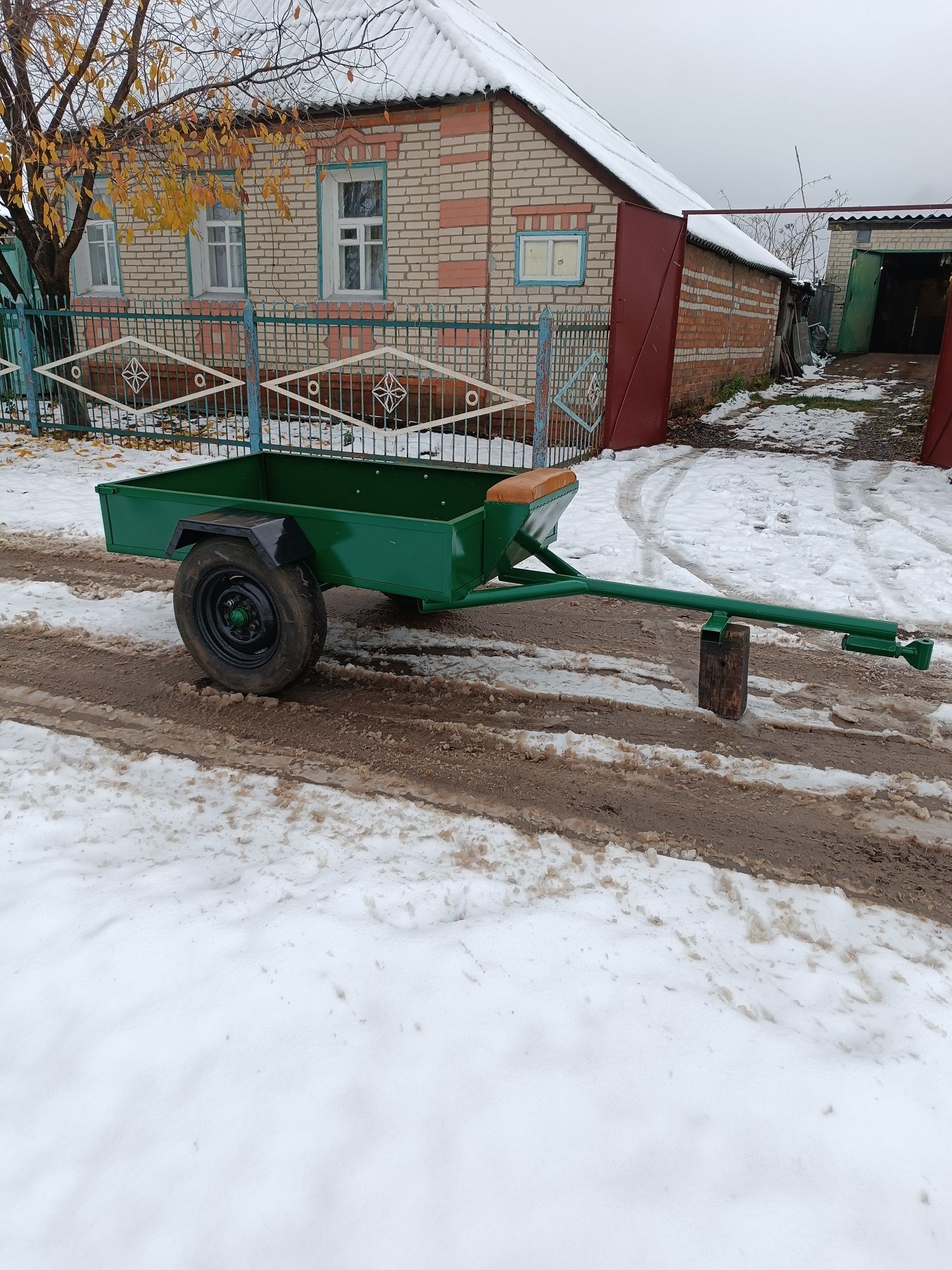 Продам прицеп новый