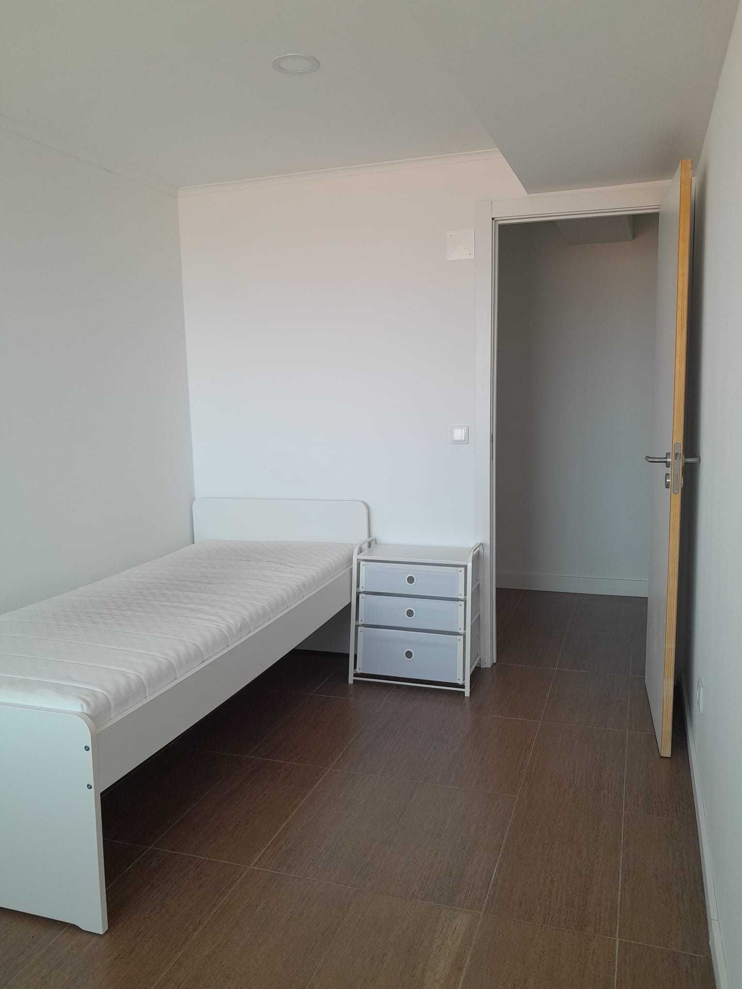 ARRENDA QUARTO SO PARA HOMENS