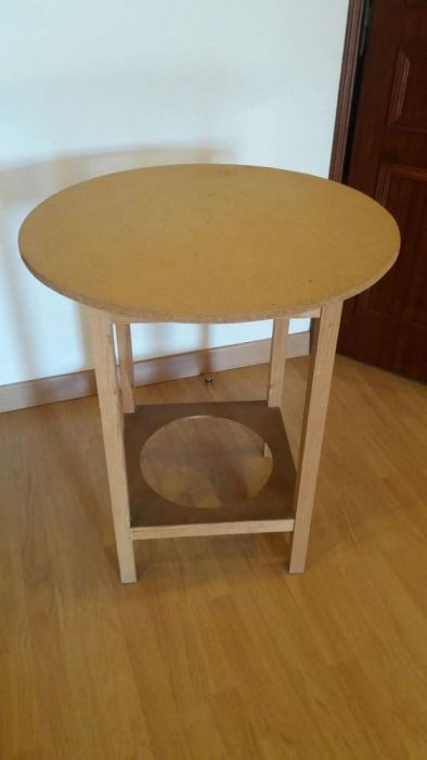 Camilha / mesa redonda