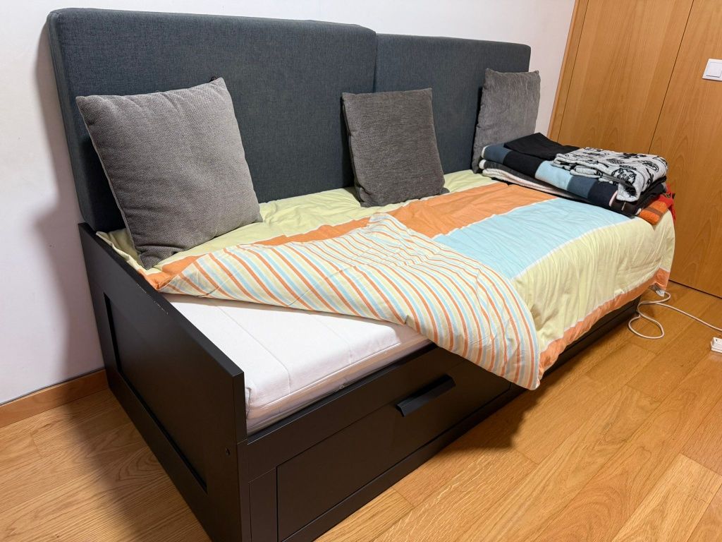 Cama BRIMNES Com 2 colchões