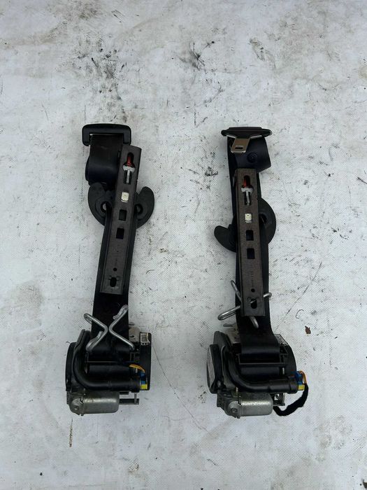 Pasy bezpieczeństwa przód prawy Peugeot 308 T7