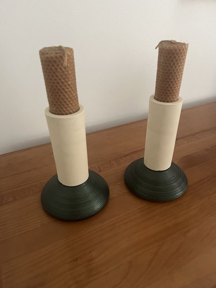 2 Castiçais em loiça