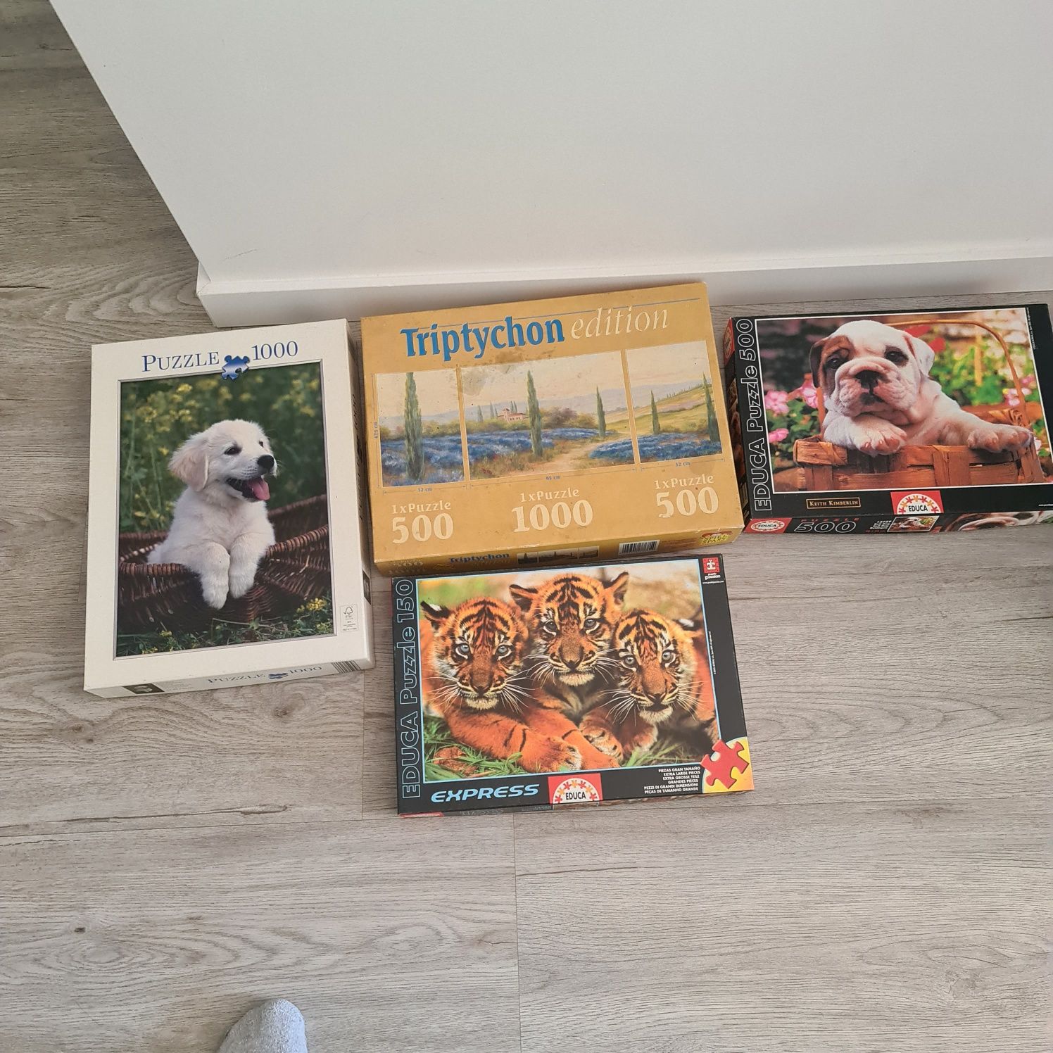 Vendo pazles  com 150 peças