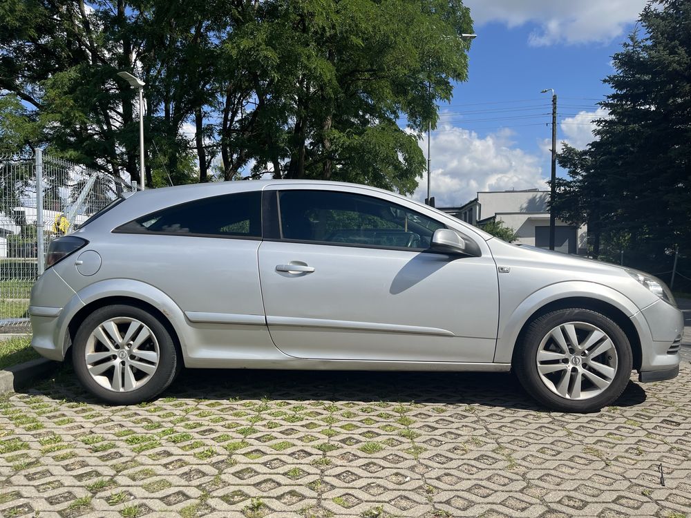 Opel Astra H GTC