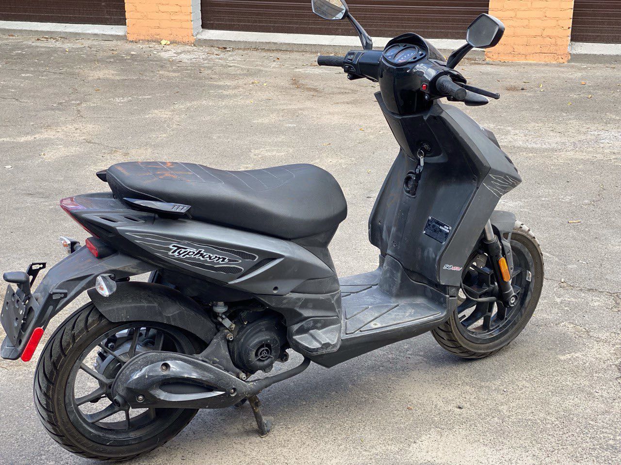 Продається скутер  Piaggio Typhoon 50 4T