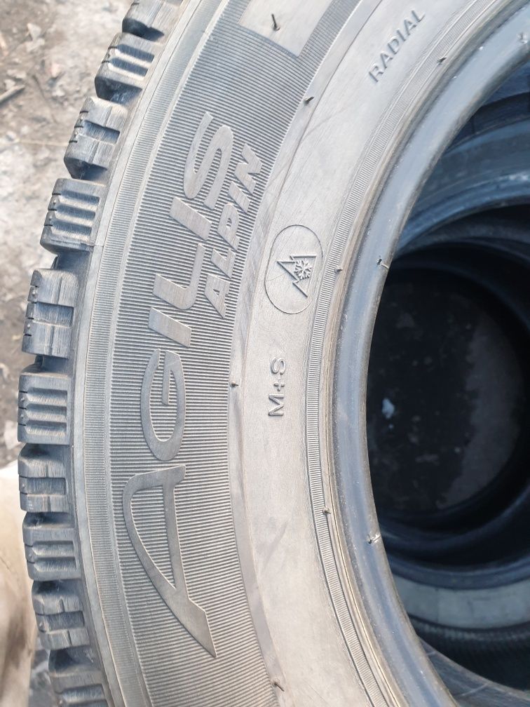 Opona 215/65/16C Michelin - Zimowa