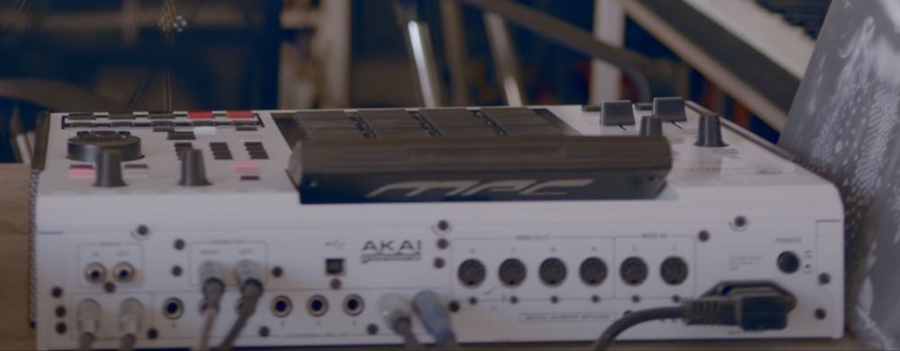 Akai Mpc 2500 especial edition c/JJOS instalado