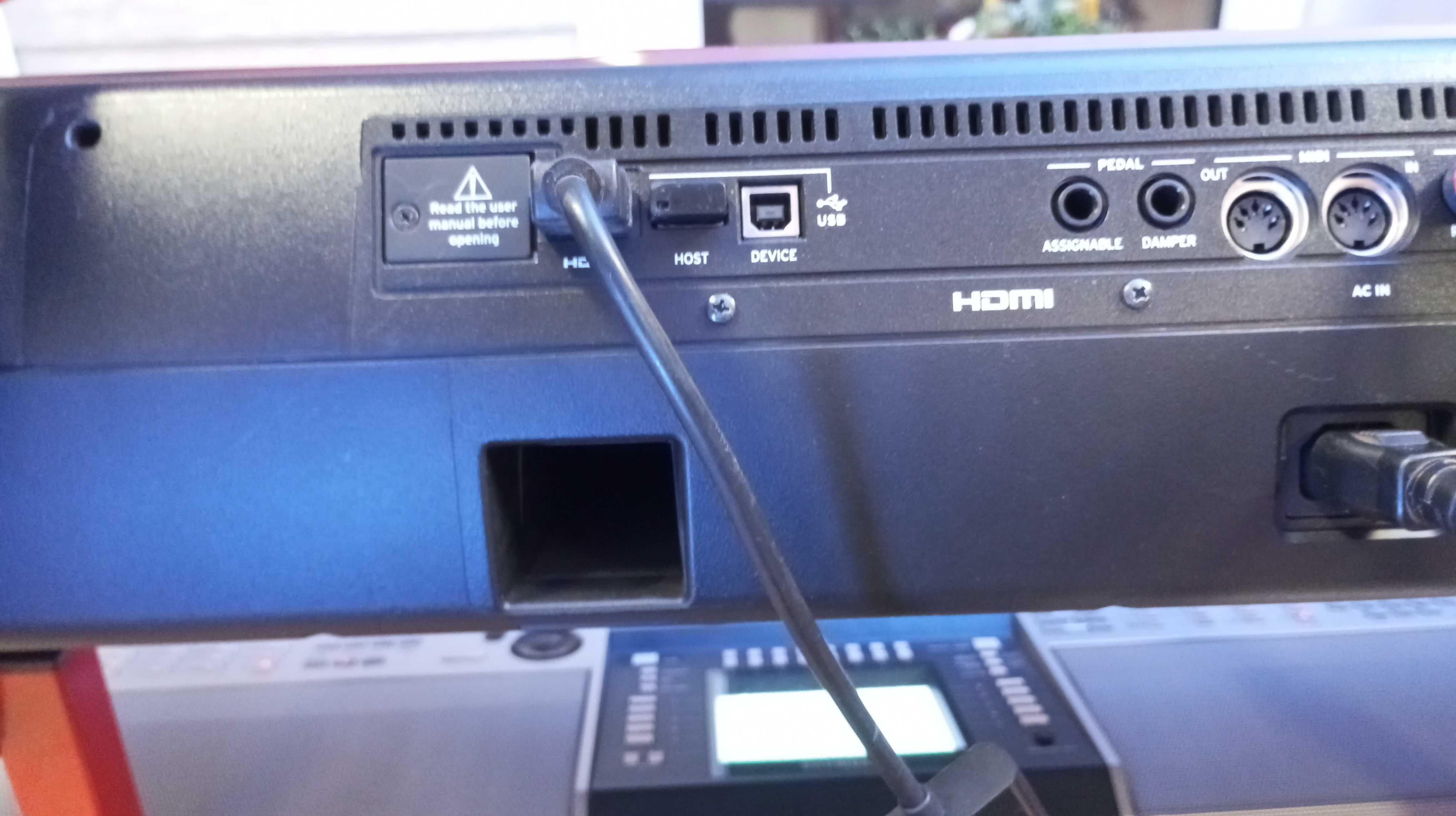 Instrument klawiszowy Korg Pa 700