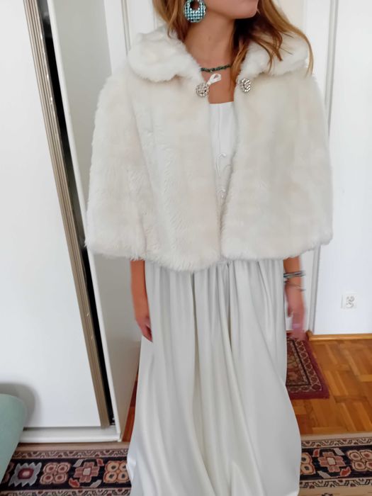 cieplutka, duża  etolka  ślubna