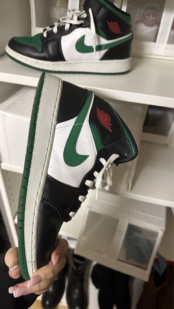 Jordan 1 Mid verde pinheiro