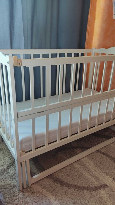 Дитяче ліжко з матрацом