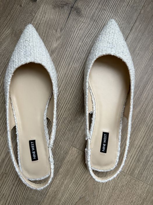 Білі сандалі на плоскому ходу/весільні