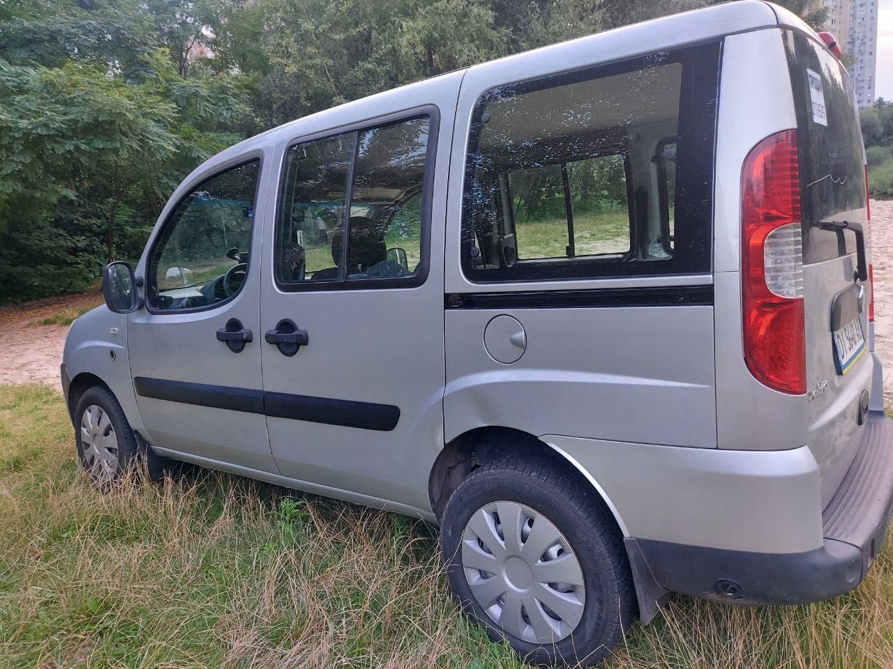 Автомобіль Fiat doblo