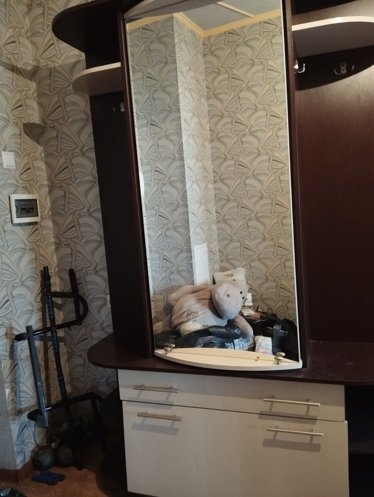 Продается прихожая б.у.