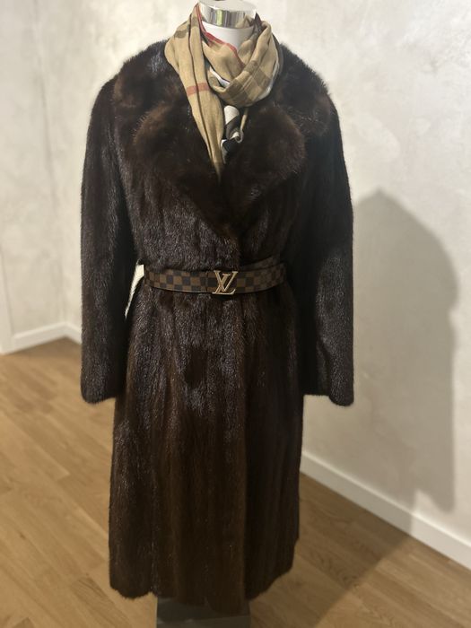 Норкова шуба в новому стані