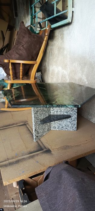 Stolik kawowy blat z marmuru zielonego