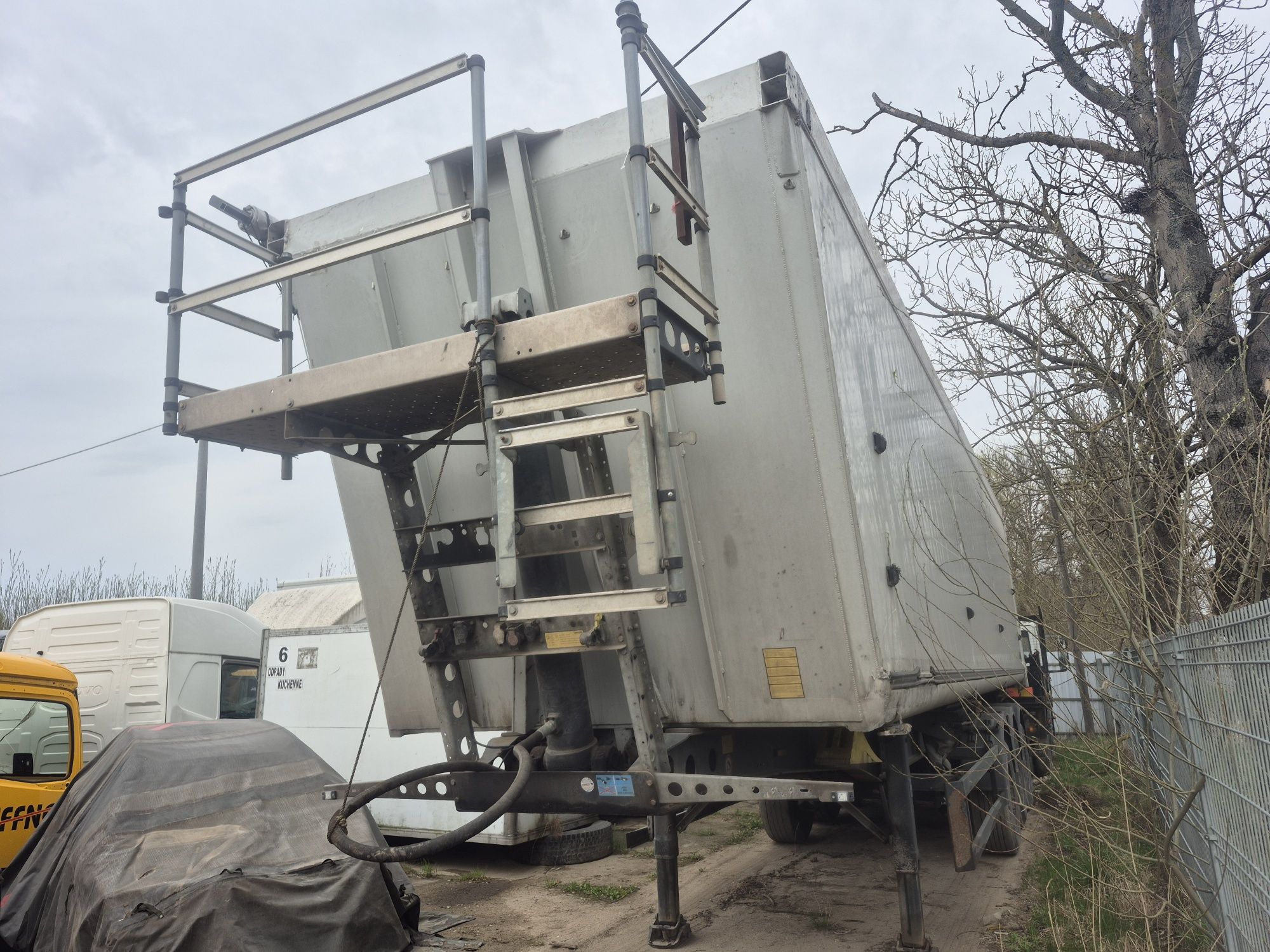 Naczepa Schmitz klapodrzwi aluminiowa do zboża
