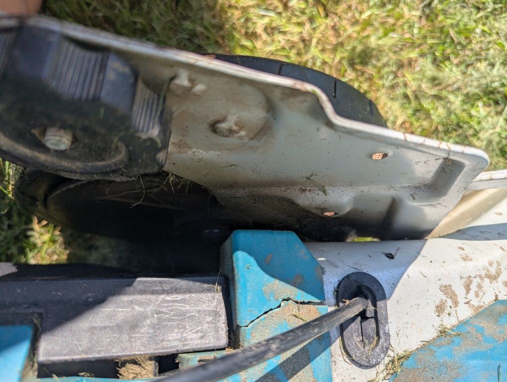 Makita ELM4621 kosiarka uszkodzona