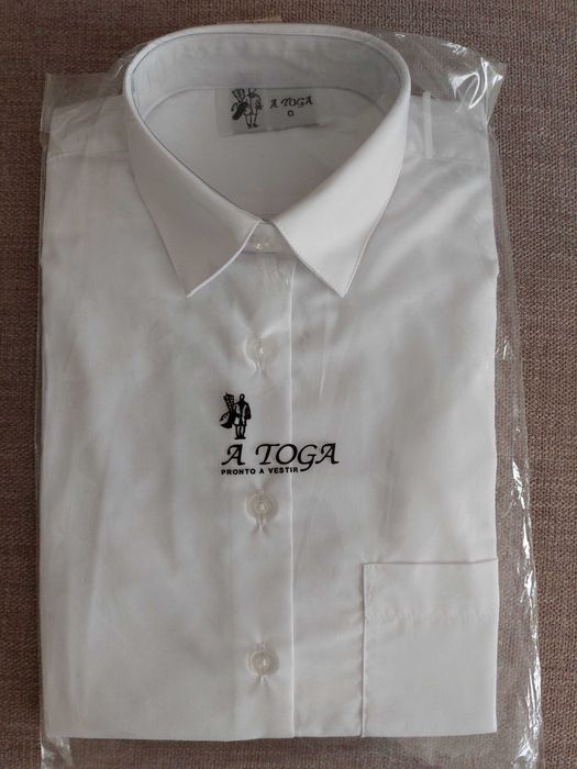Camisa de traje académico