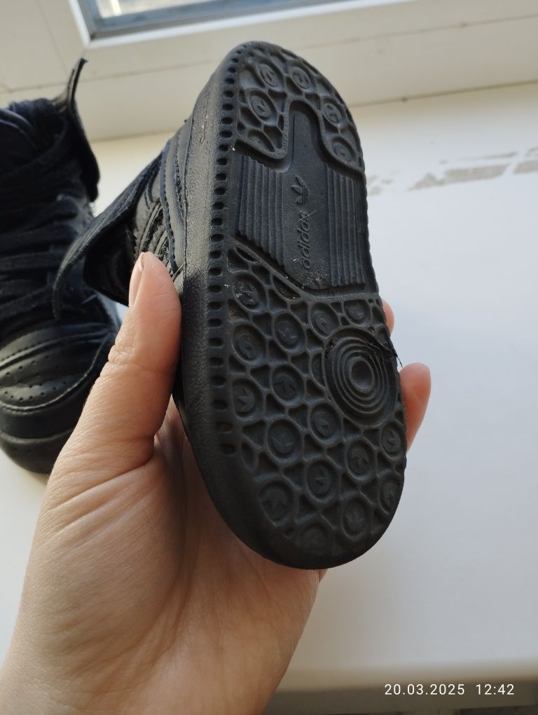 Дитячі кросівки хайтопи adidas jeremy Scott