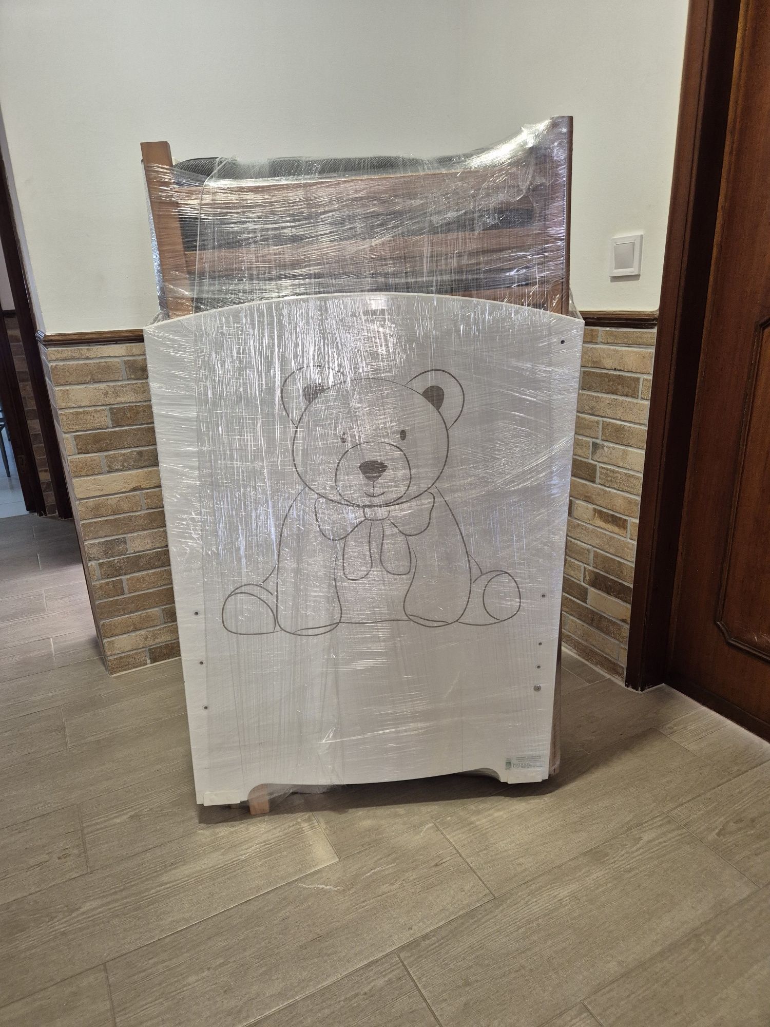 Vendo berço com colchão da marca emma
