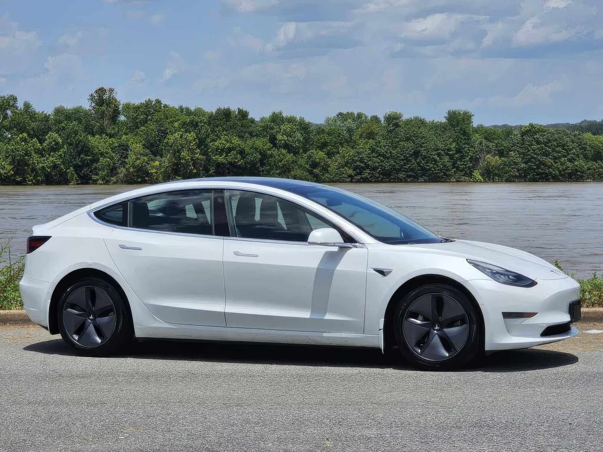 2020 Tesla Model 3 Standard Range Plus