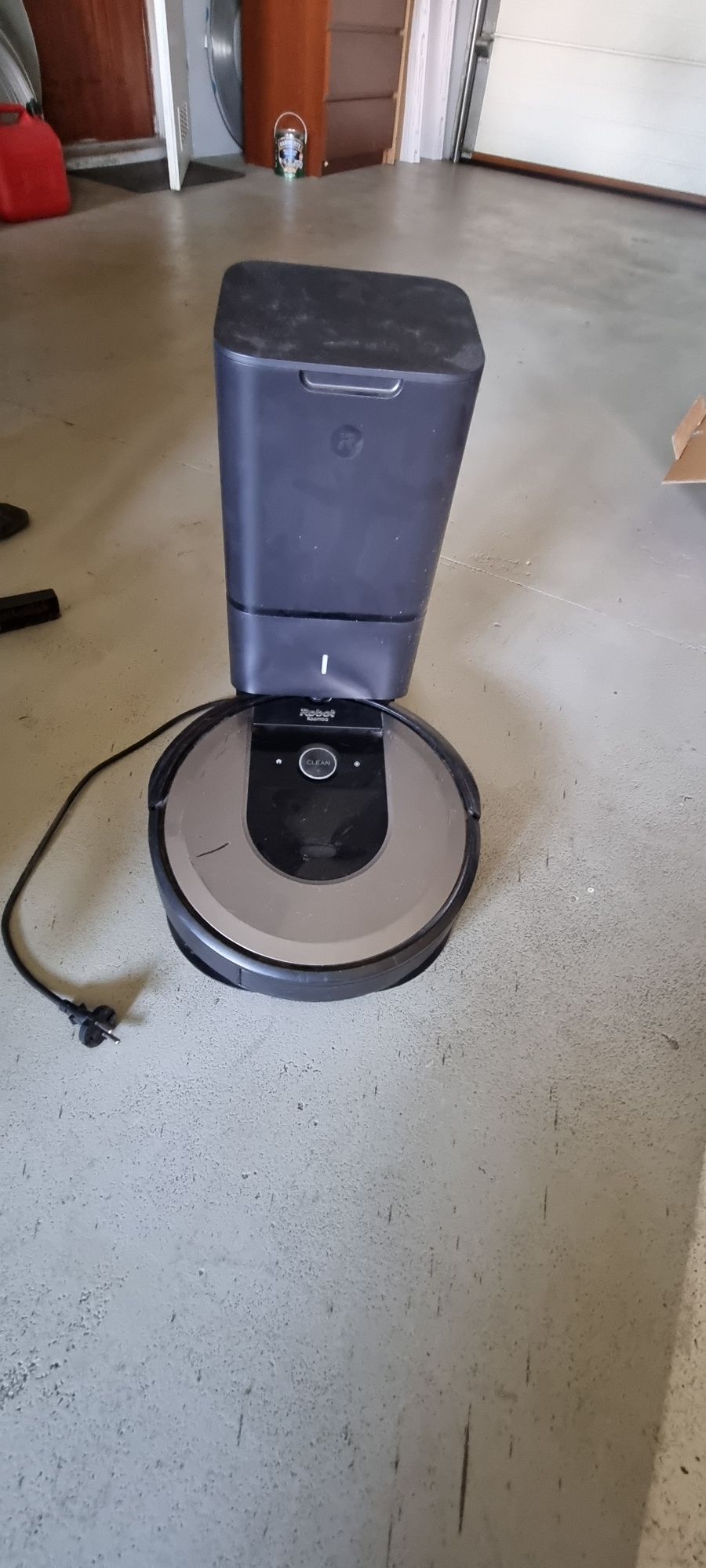 Irobot roomba I7+
