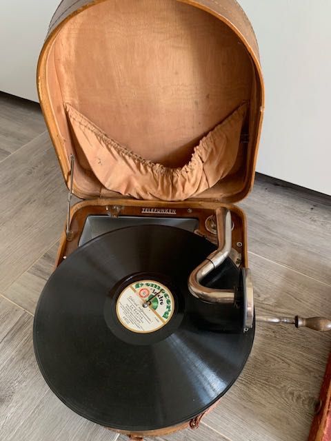 Gramofon patefon walizkowy biurkowy kolekcjonerski TELEFUNKEN Lido pły