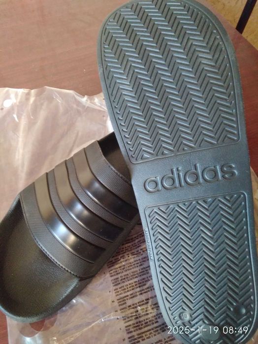 Шльопанці чоловічі Adidas ADILETTE великого розміру (54 або 18UK)