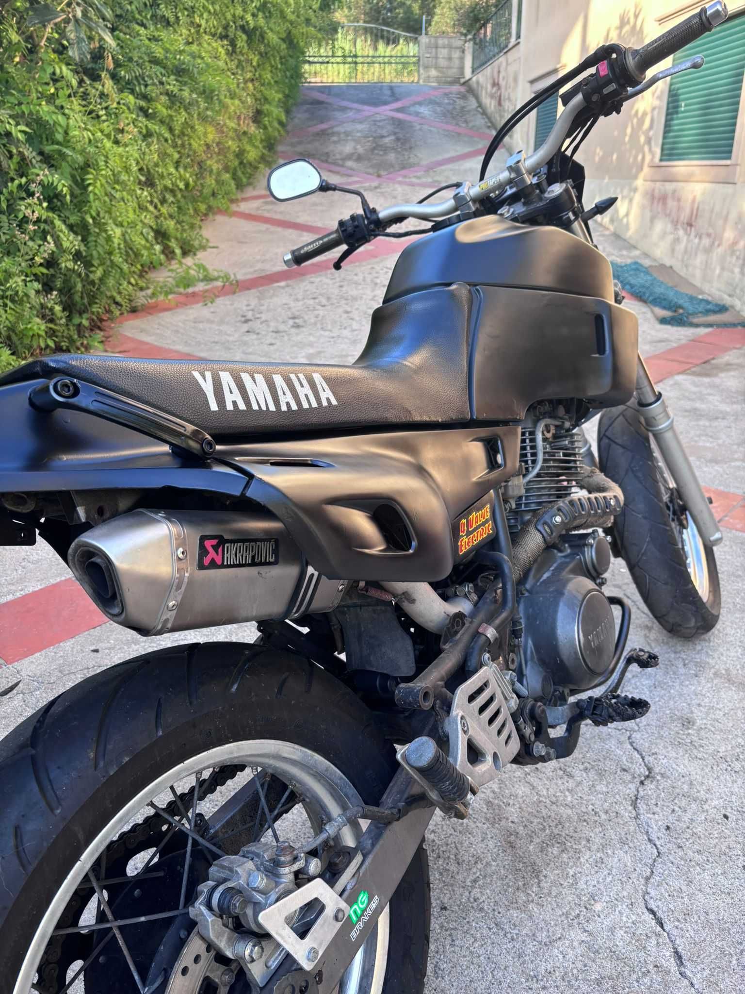 Yamaha XT600e - SUPERMOTARD (CARTA A2 - 35kw)