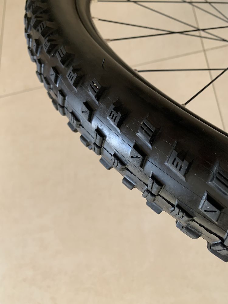 Maxxis Forekaster 29x2.35 60TPI - покрышки велосипеда