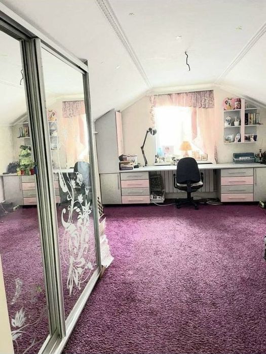 Будинок з ремонтом та терасою