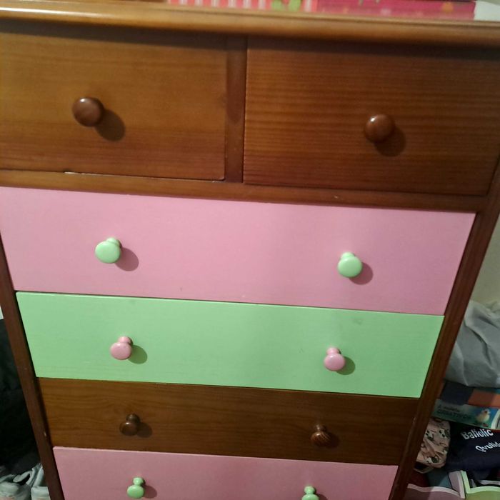 Camiseiro para quarto rapariga