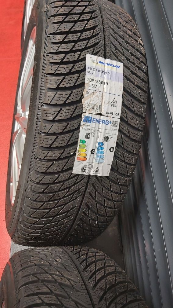 Kola zimowe Hyundai IoniQ Tuscon  235 55 R19 Michelin 2023