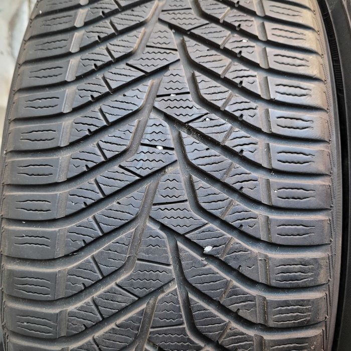 Opony Yokohama Blue Earth V905  245x45 19