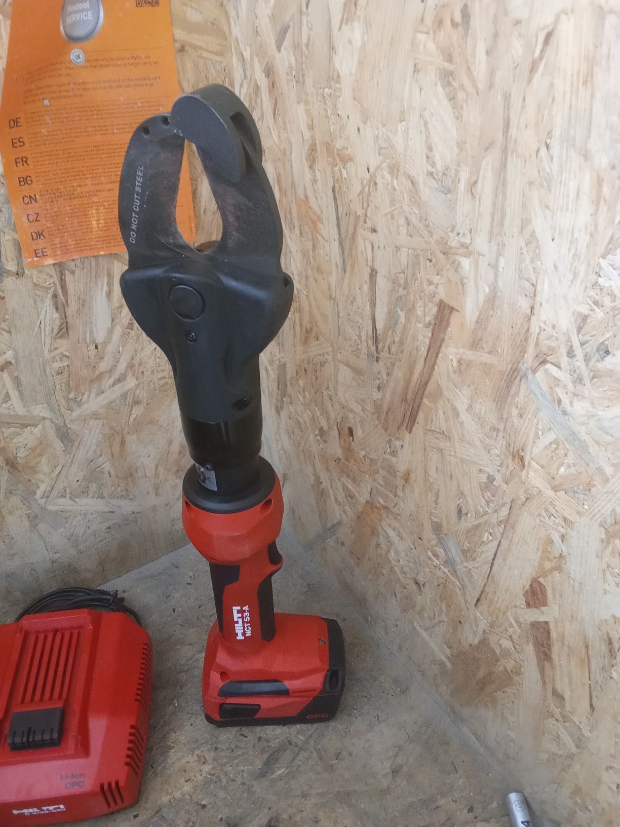 Przecinarka akumulatorowa do kabli alu miedź Hilti nct53a