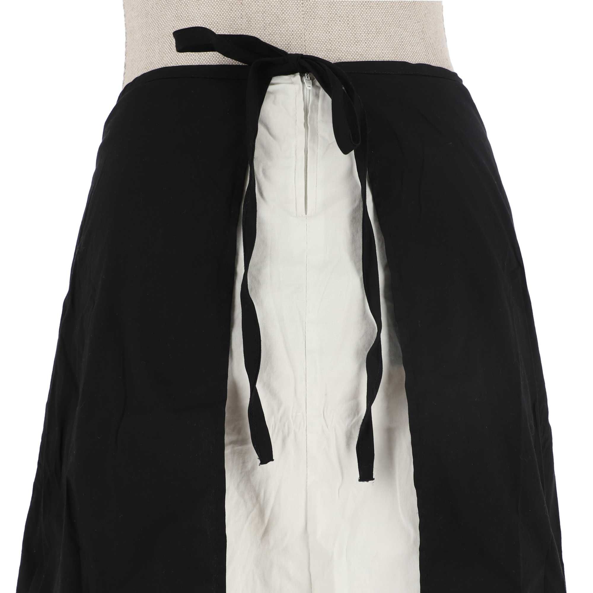 Czarno-biała spódnica marki Charlotte Russe, rozmiar 40