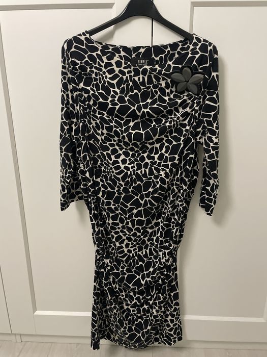 Sukienka marki simple