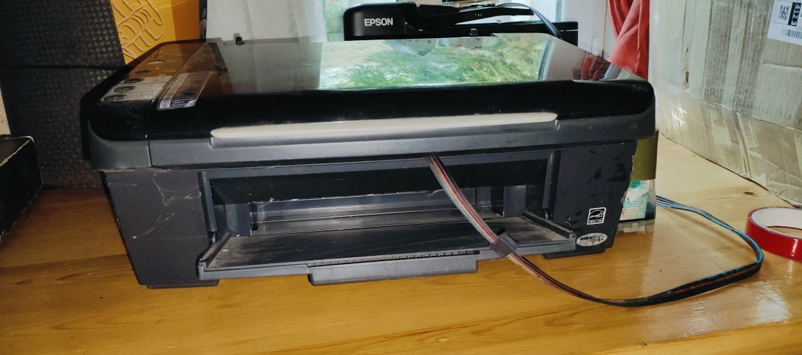 Принтер Epson cx4300 з СМПЧ.

Довго стояв пару років, без шнурів, не