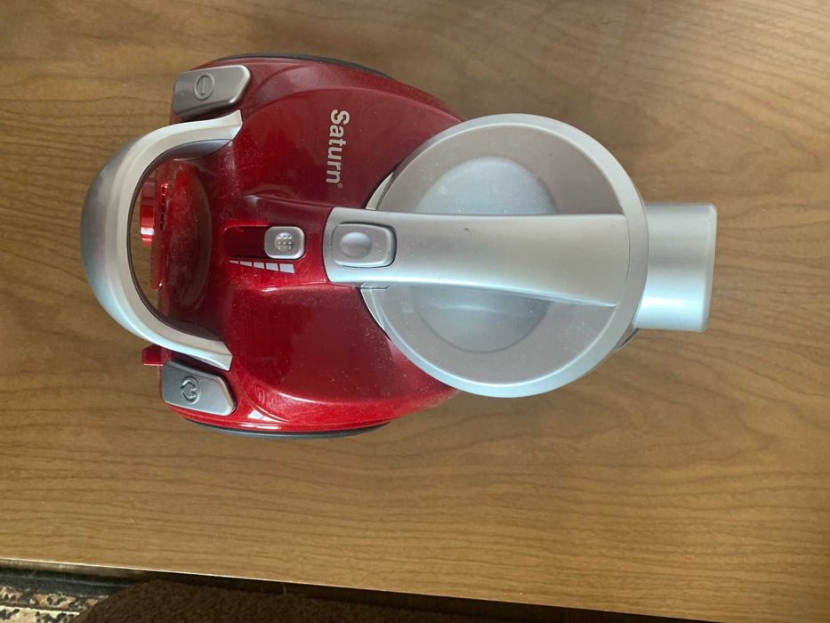 Пилесос Saturn 1600 W новый