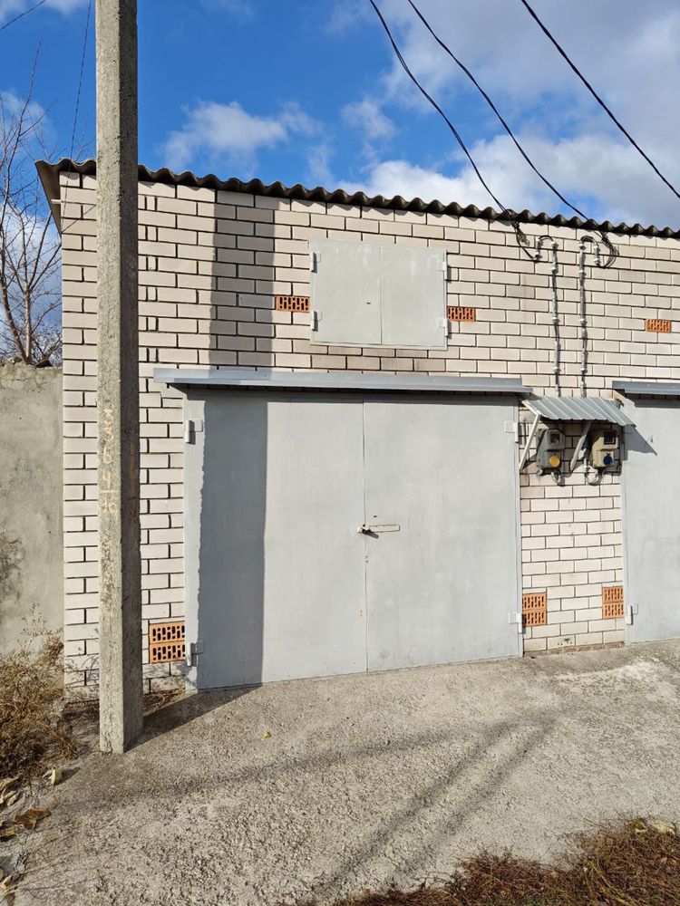 Продам гараж кирпичний