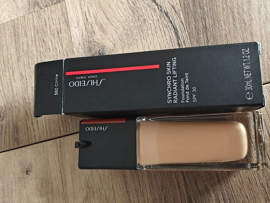 Base Shiseido Synchro Skin Radiant Lifting SPF 30
