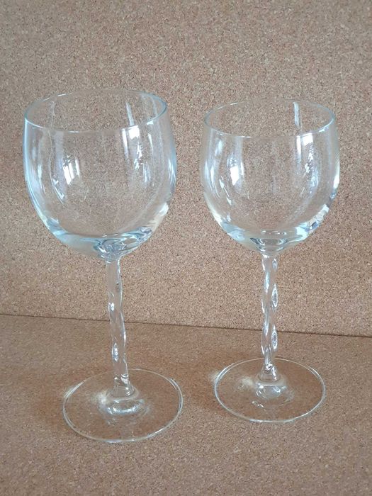 Copos de vidro pé alto - água e vinho