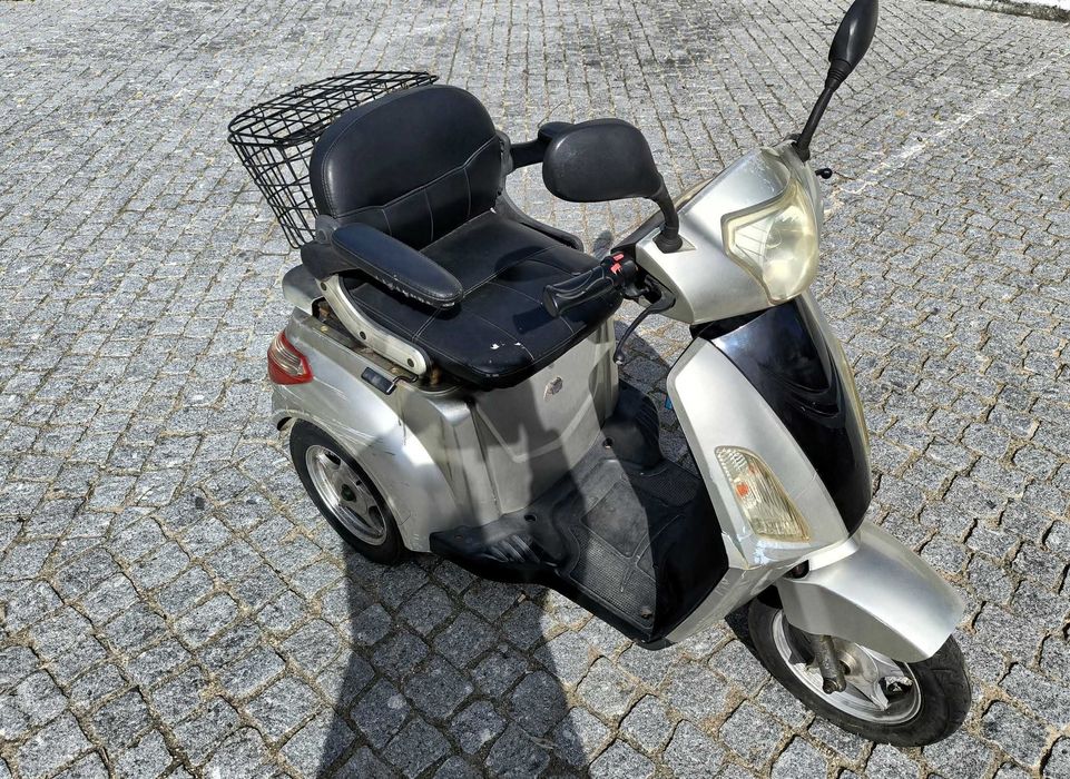 Scooter MK3N triciclo mobilidade reduzida