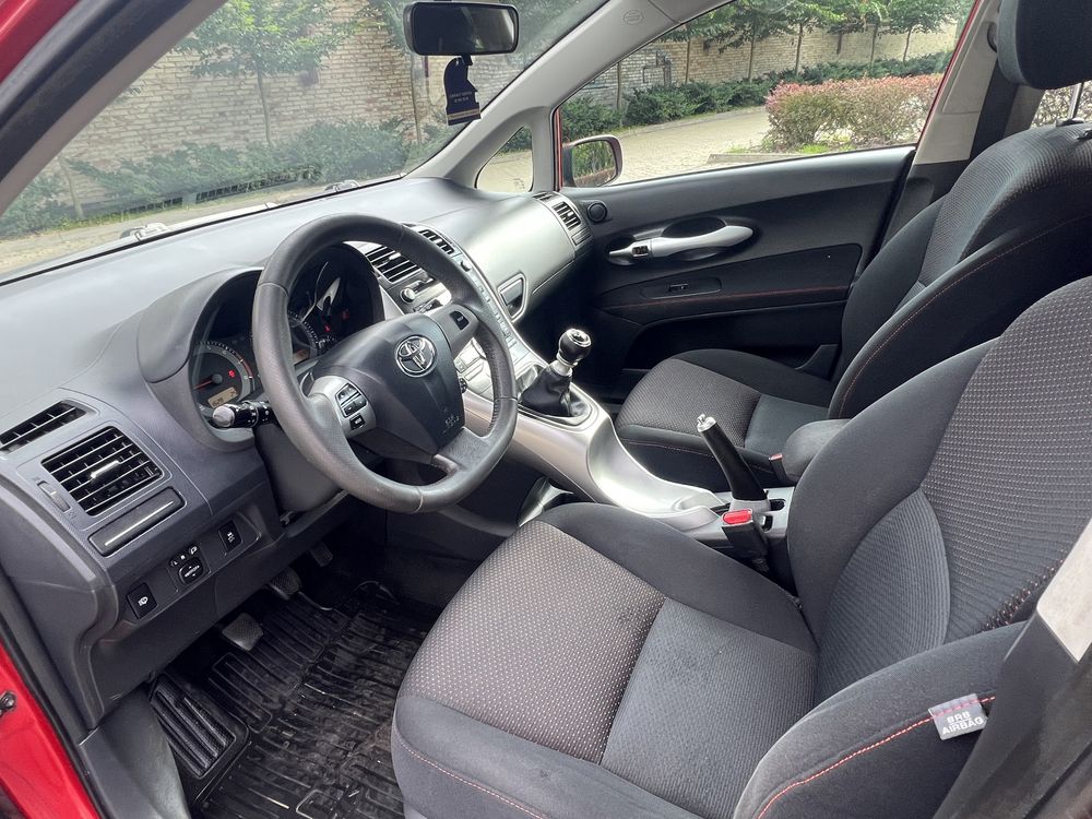 Toyota Auris LIFT 1.6 132KM 2011 Xenon G.Fotele Tempomat Klimatronik