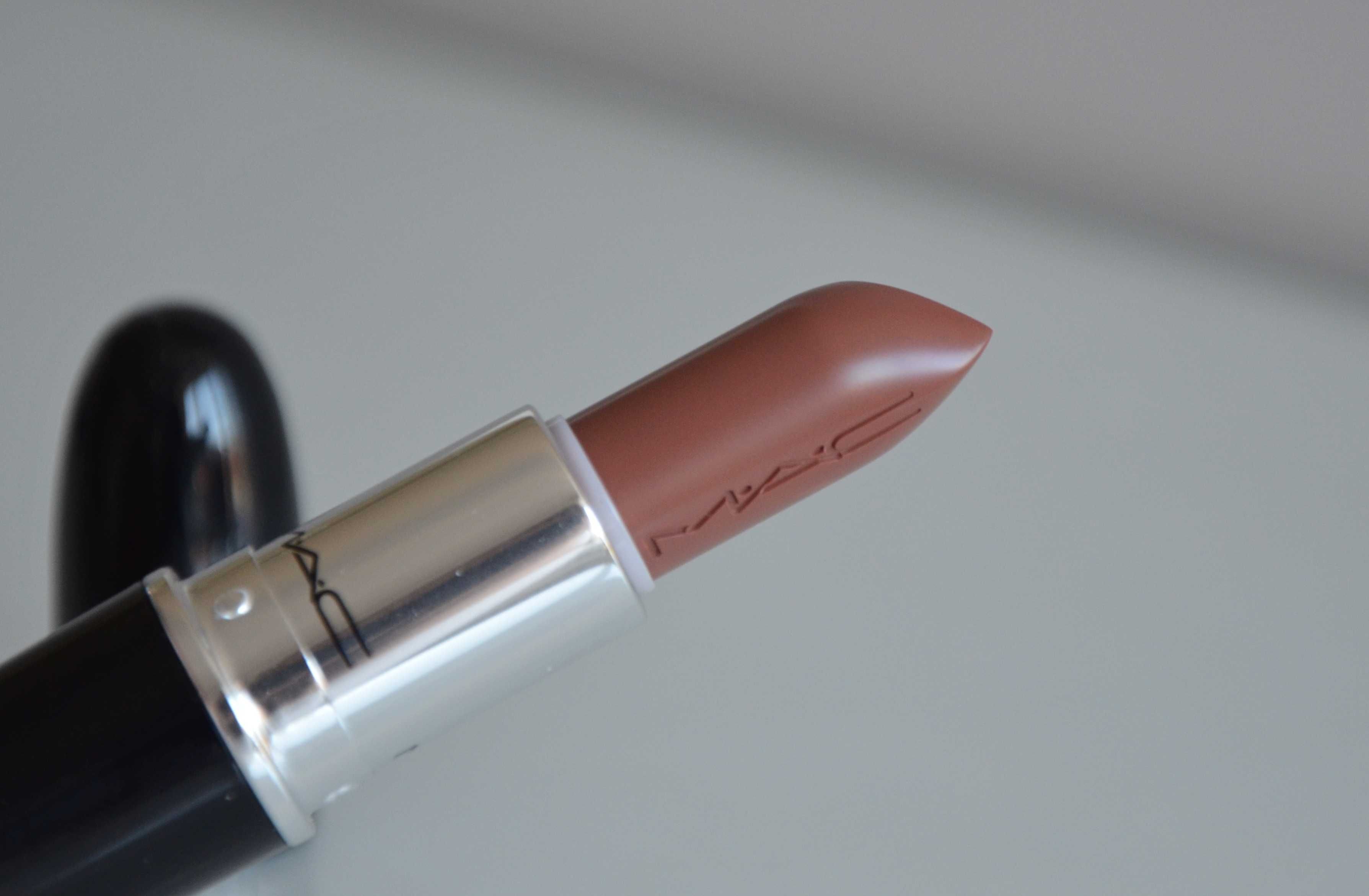 Mac 570 Signature Move pomadka nude ORYGINAŁ