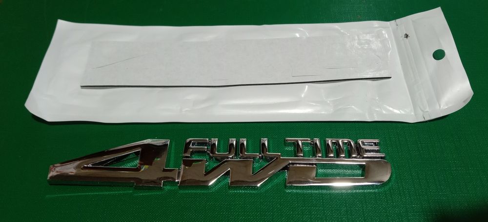 Эмблема. Наклейка. Шильдик 4 WD. Хром.